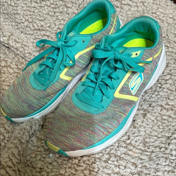 Skechers Women's Teal and Yellow Go Run Bolt Sneakers, Sz 9.5 - Picture 1 of 9